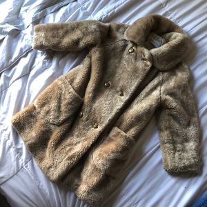 White stag vintage fake fur